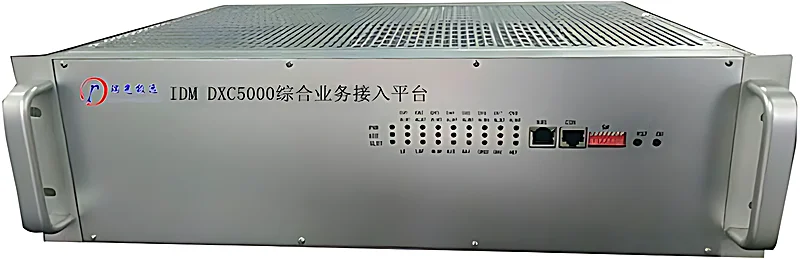 图1：IDM DXC5000 时隙交叉设备前面板与业务槽位指示灯布局特写