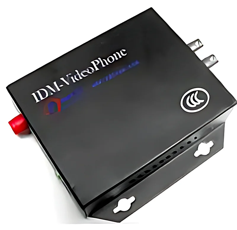 图1：IDM-Video Phone多业务视频光端机主机正面外观与指示灯特写